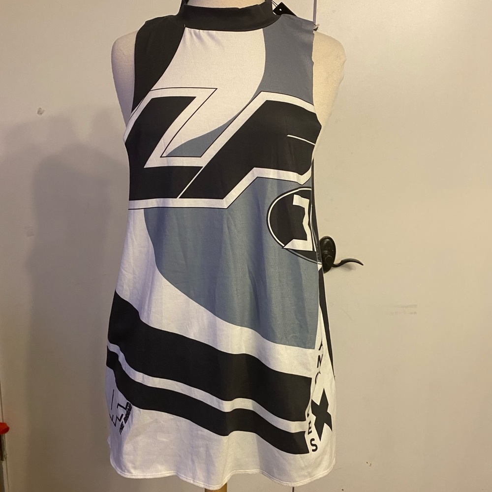 LF The Brand VINTAGE SLEEVELESS TRIM T-SHIRT🌺NWT